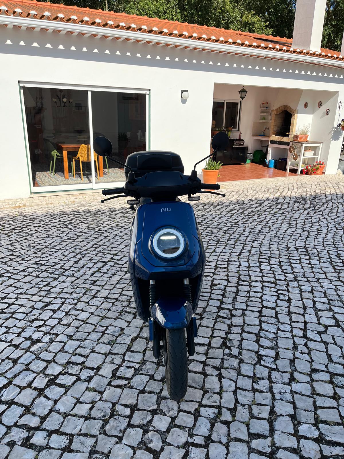 Scooter Elétrica NIU MQi GT - Viatura de Retoma